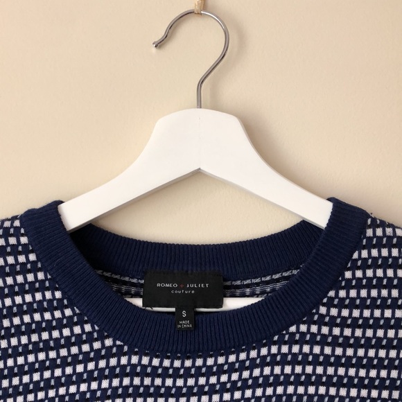 Romeo and Juliet Couture Blue Sweater Crop - Picture 2 of 3